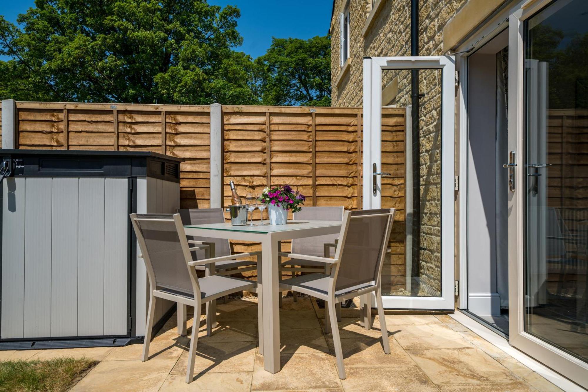 Fleming Cottage - Contemporary Cotswold Home Upper Rissington Exterior photo